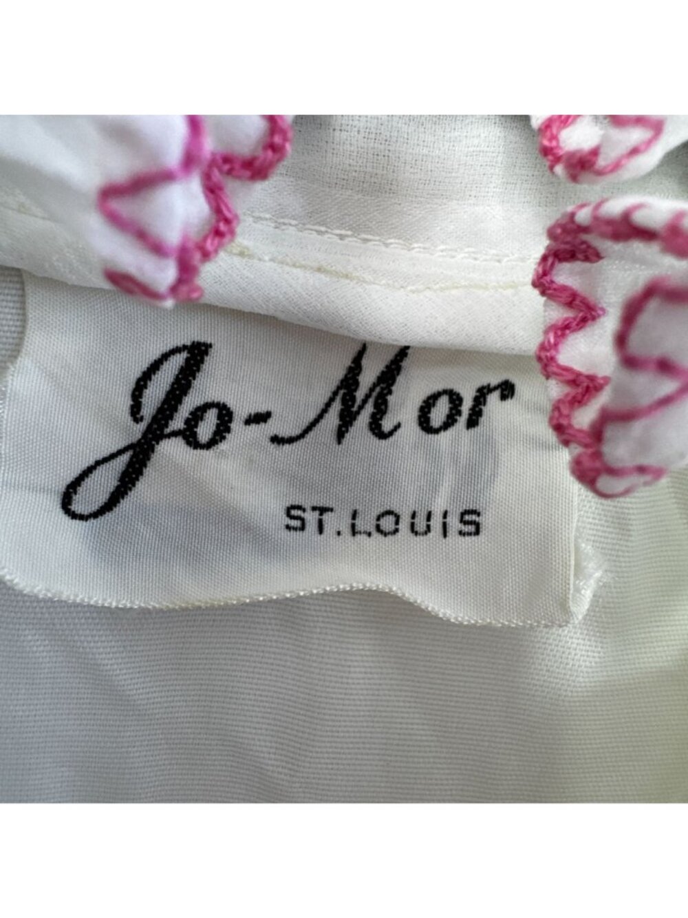 Vintage Jo-Mor St. Louis White Dress With Pink Floral Embroidery Ruffle Details - Picture 5 of 10